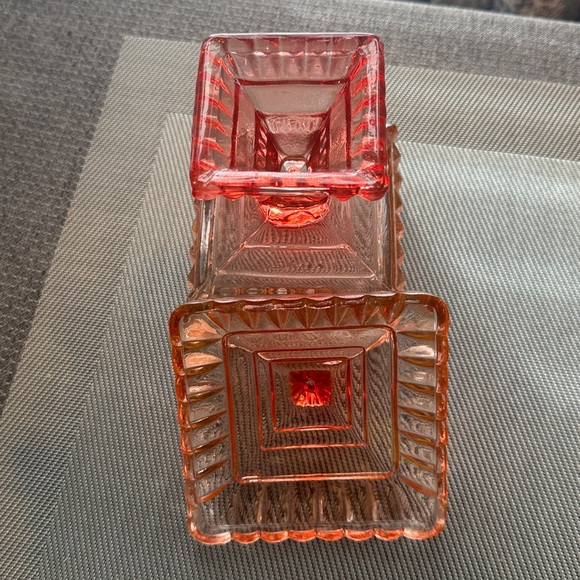 Vintage Jeannette Glass "Wedding Cake Box" pedestal candy dish with lid - Picture 6 of 7